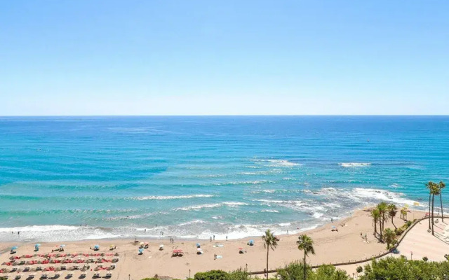 Belvilla by OYO Apartamento Benal Beach