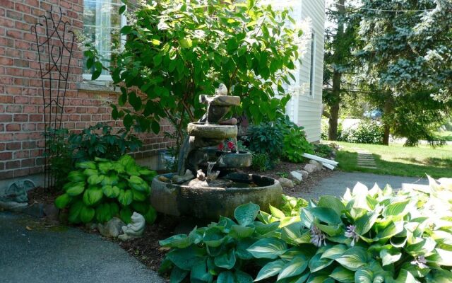 Brock Hollow Bed & Breakfast