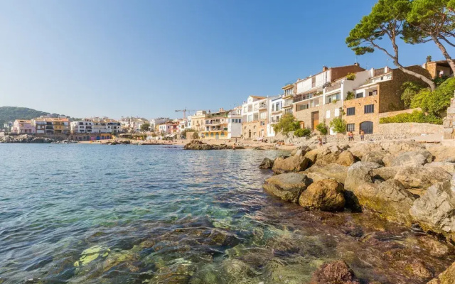 Pet-friendly Apartment Near Beach