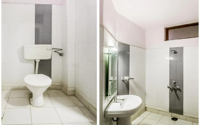 OYO 78543 Collection O Hotel Dps Inn