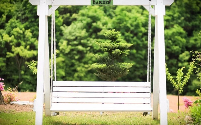 Hongcheon Gangbyeonuisuchaehwa Pension