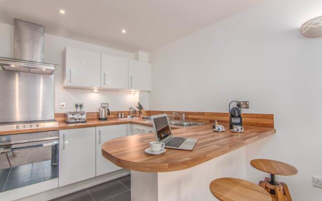 Executive Stansted Airport Apartment
