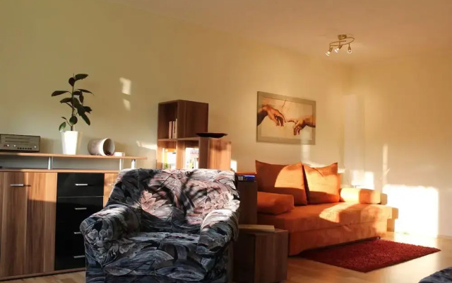 Sunny Holiday Apartment at the Forest Büdnerreihe