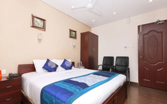 Palm tree serviced apartments