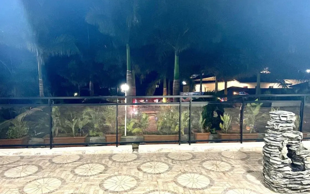 Colony Club Resort & Casino (The old Palm Spring Resort)