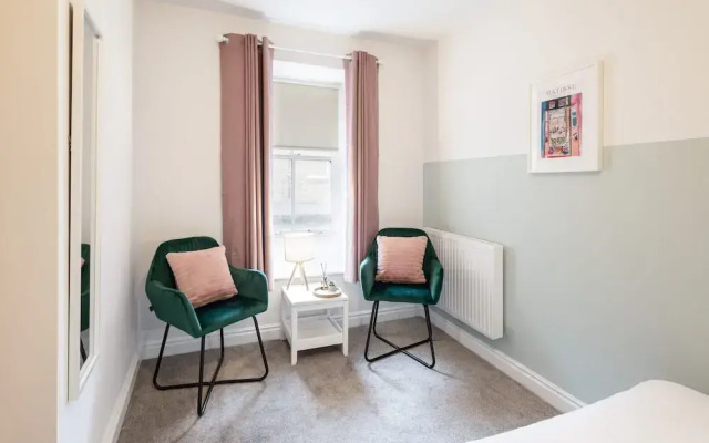 Host Stay The Tea Warehouse - Earl Grey