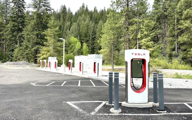 Bearfoot Chalet 3 Bedroom Home by NW Comfy Cabins