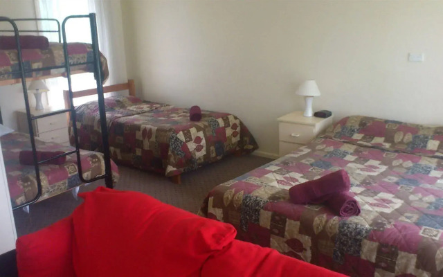 Southern Right Motor Inn