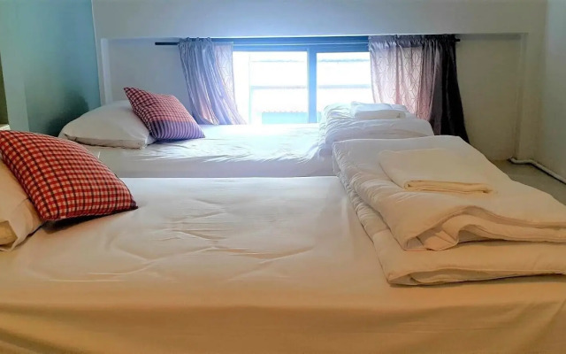 Asoke Montri Hostel