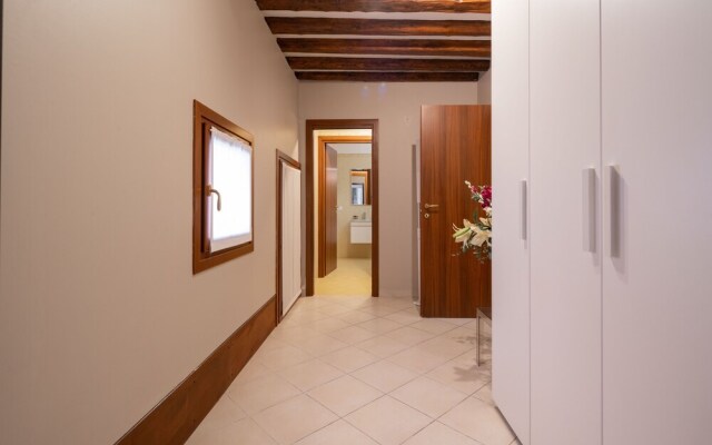 Design Palace Apartments