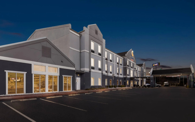 Comfort Suites At Rivergate Mall