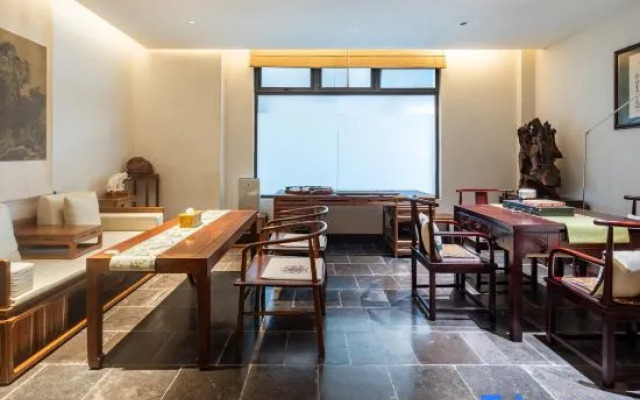Shiyan Jiahua Holiday Hotel (Wuyan Shopping Mall People's Hospital Branch)
