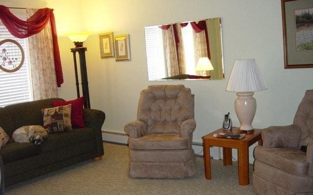 Downtown Log Cabin Hideaway Bed & Breakfast Inn Fairbanks | B&Bs