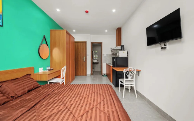 Saluton House