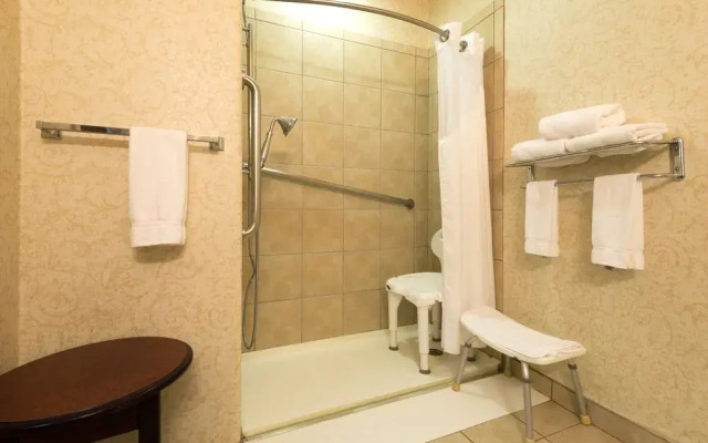 Holiday Inn Express & Suites Evanston