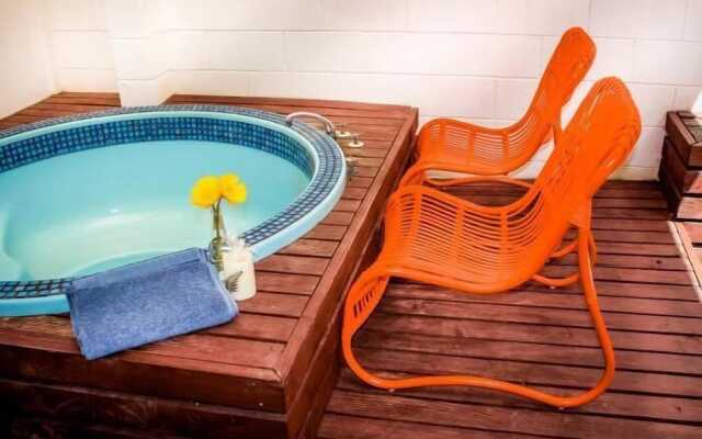 Malones Motel