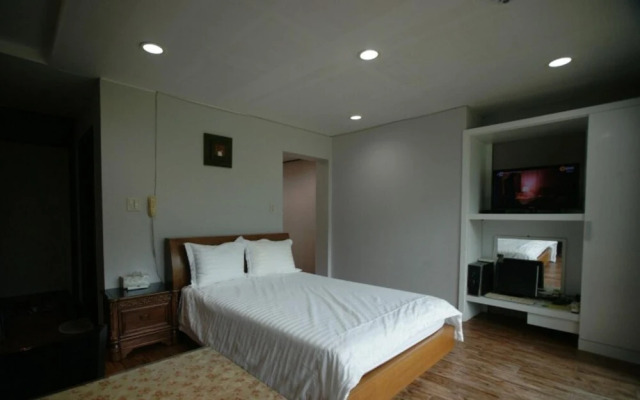 Yangyang Denver House Pension