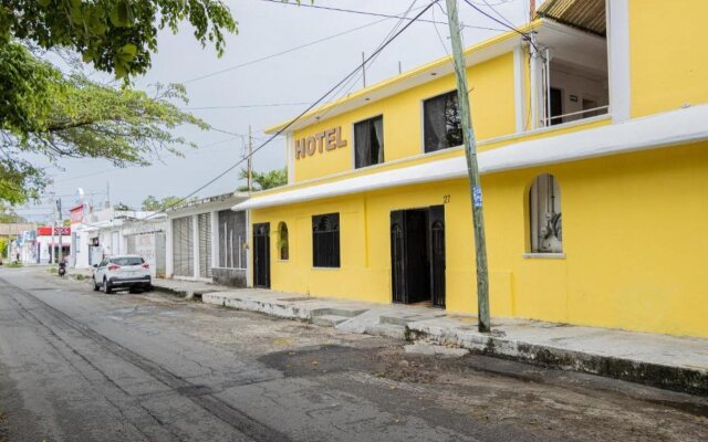 OYO Hotel Marías,Aeropuerto Internacional de Chetumal