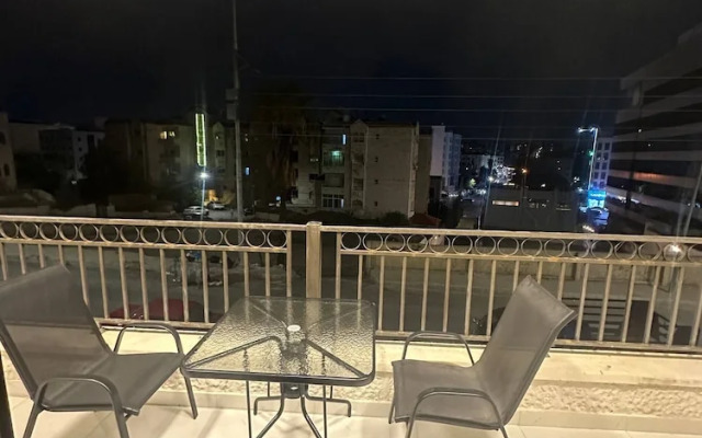 Cozy Home Near All Services - 21