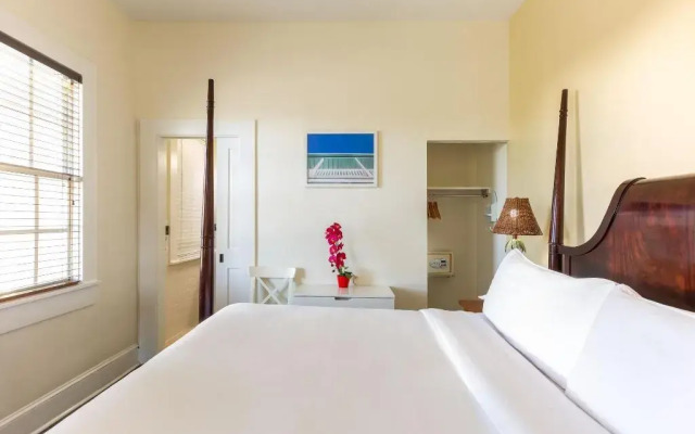 The Southernmost Inn - Adults Only