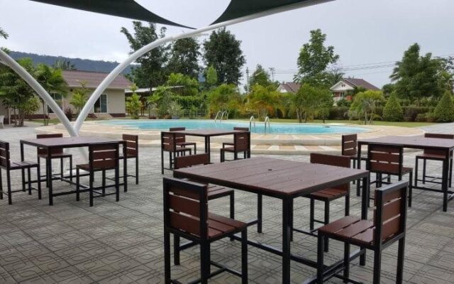 Palm Lodge Resort