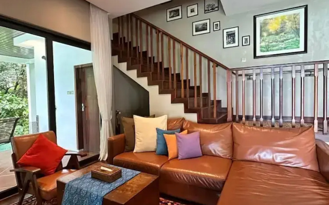 Ambong Pool Villas - Private Pool