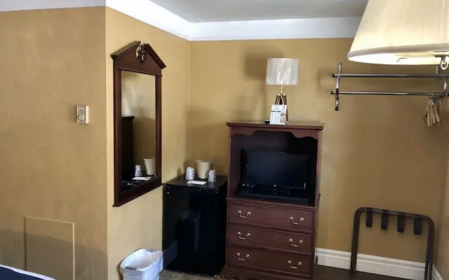 Lockview Motel