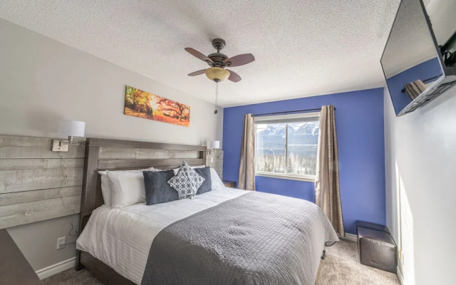 Banff Boundary Lodge-Mountain View Condo
