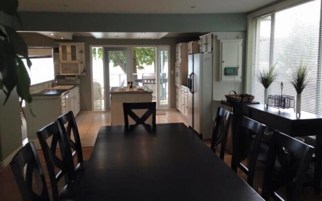 Harrison Lakehouse Vacation Home - House Rental