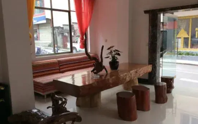 Gongshan Ancient Road Qingyuan Theme Hotel