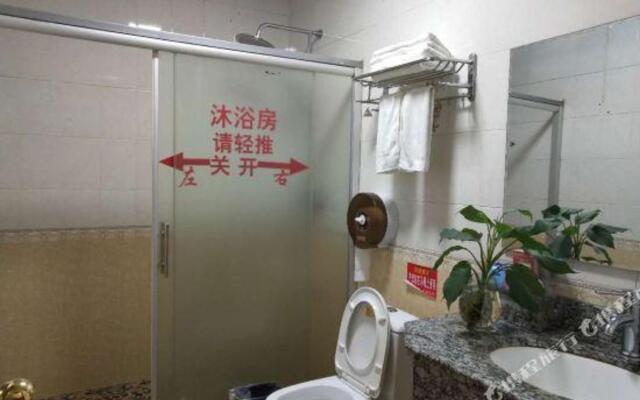 Longhu Hotel