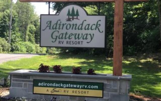 Sun Retreats Adirondack Gateway