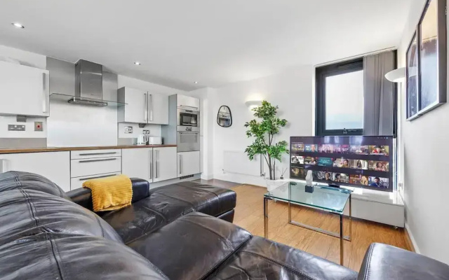 Lovely & Cosy 2 Beds London Skyline View