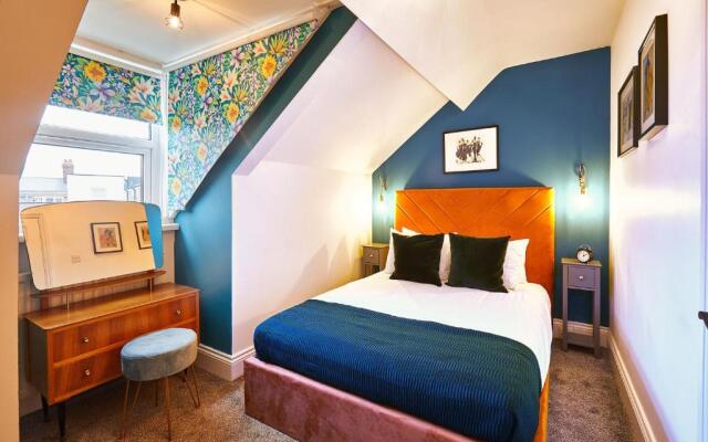 Host Stay North Parade Apartment