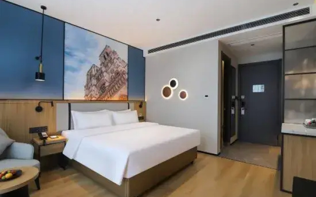 Compass Hospitality (Longhu Tianjie Store, Jinhui, Fengxian, Shanghai)
