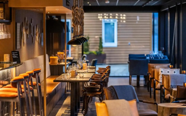 Henningsvaer Bryggehotell By Classic Norway Hotels