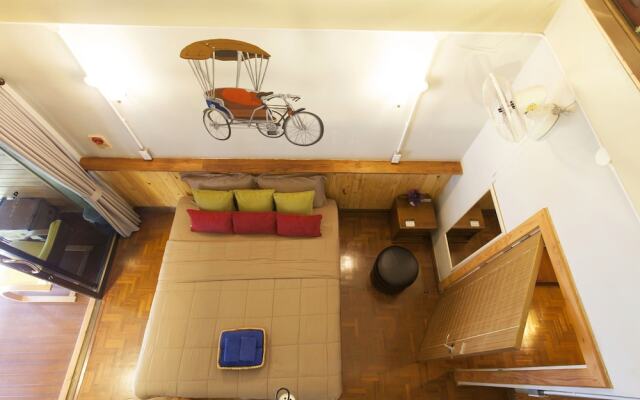 Near Shopping Mall/Old Town R.