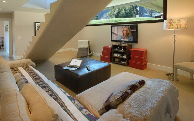 Luxurious Residence In Arelauquen AG9