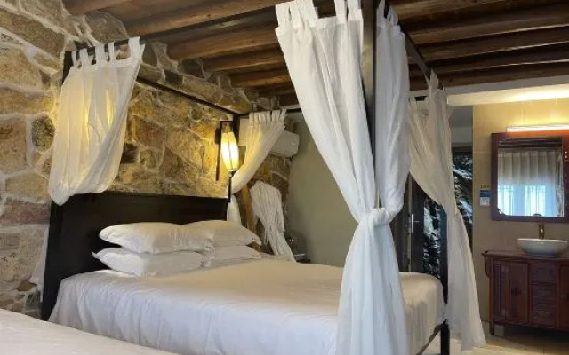 Meeting Stone Residence