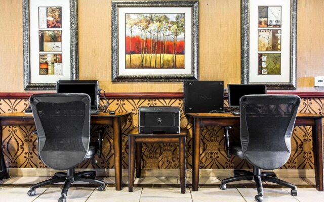 Comfort Suites Near Six Flags Magic Mountain