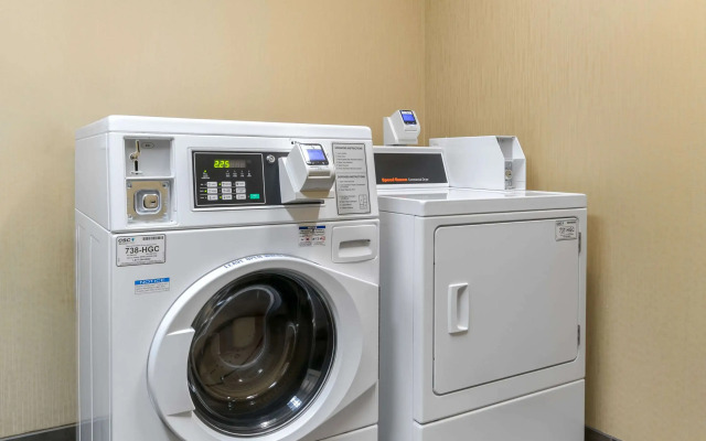 Comfort Inn & Suites Toledo North