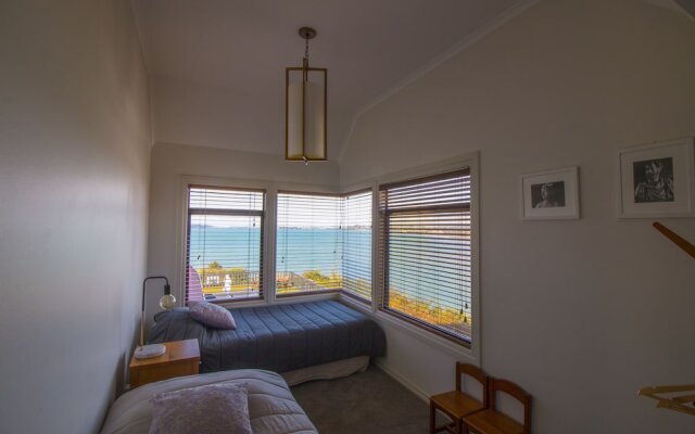 Orewa Cliff Top Holiday Home