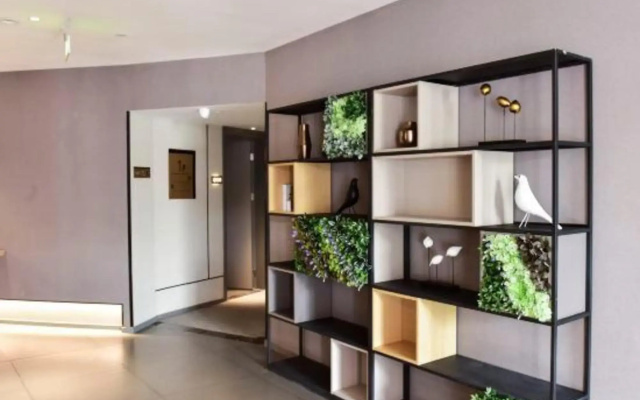 Homeinn Selected Hotel (Longkou Huanhai Middle Road Government Square)