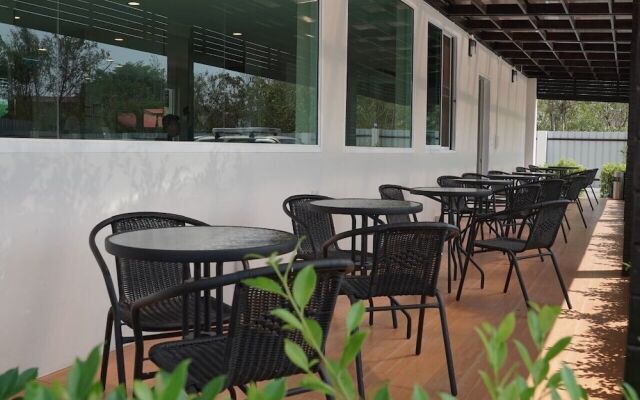 The Charlotte Smart Hotel Lopburi