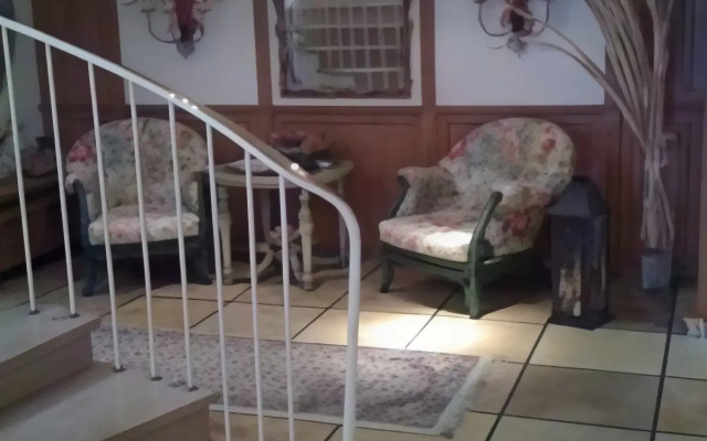 Restaurant At Keller Hotel