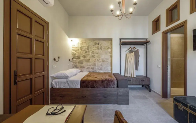 Spanish Knights Inn