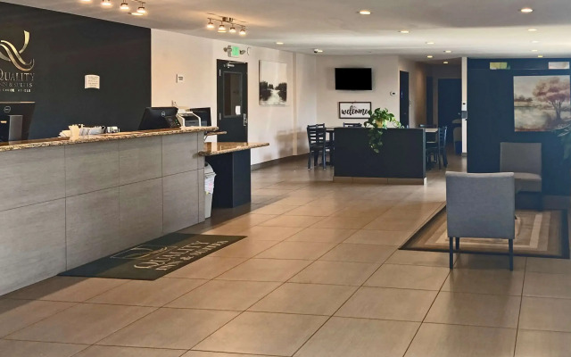 Quality Inn & Suites near Downtown Bakersfield