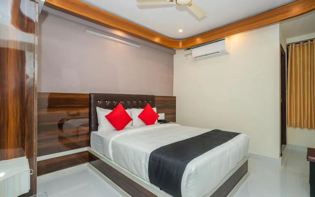 OYO 10525 Varcity Abra Madiwala