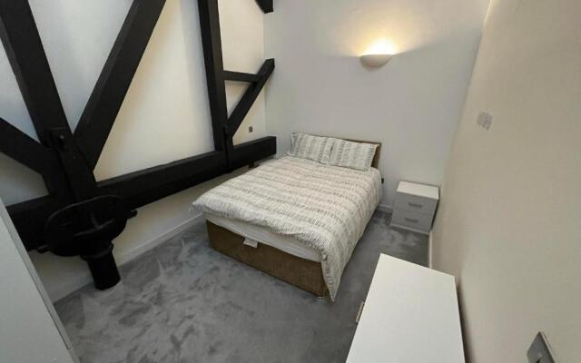 Luxury Newly Decorated 2 Bedroom Duplex