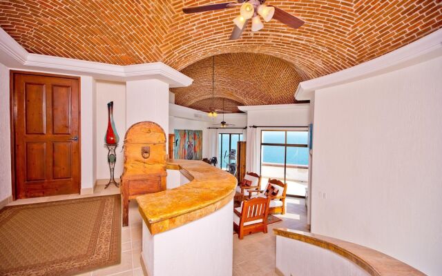 Amazing Oceanfront Villa Near Downtown: Villa Grande